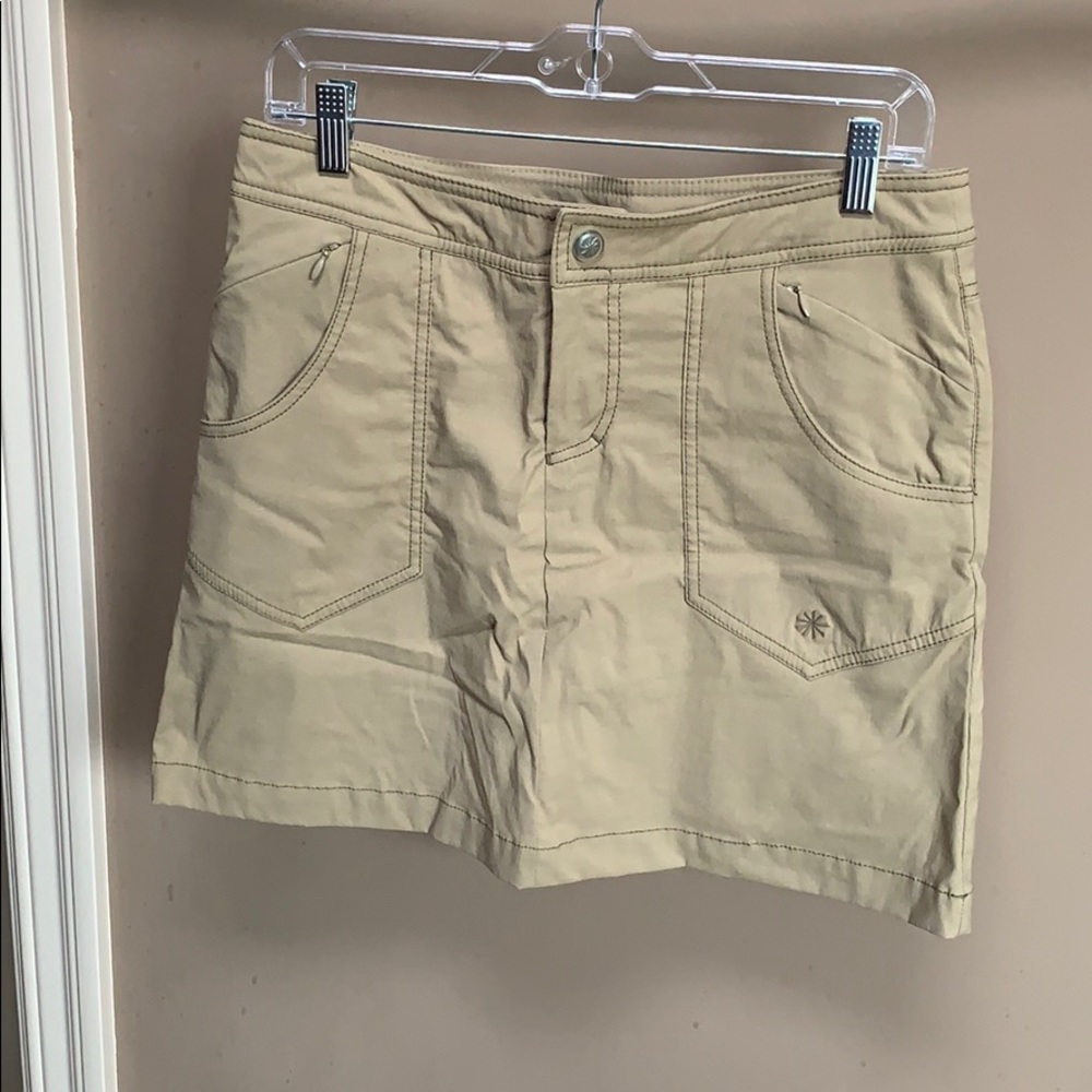 Athleta outdoorsy skirt